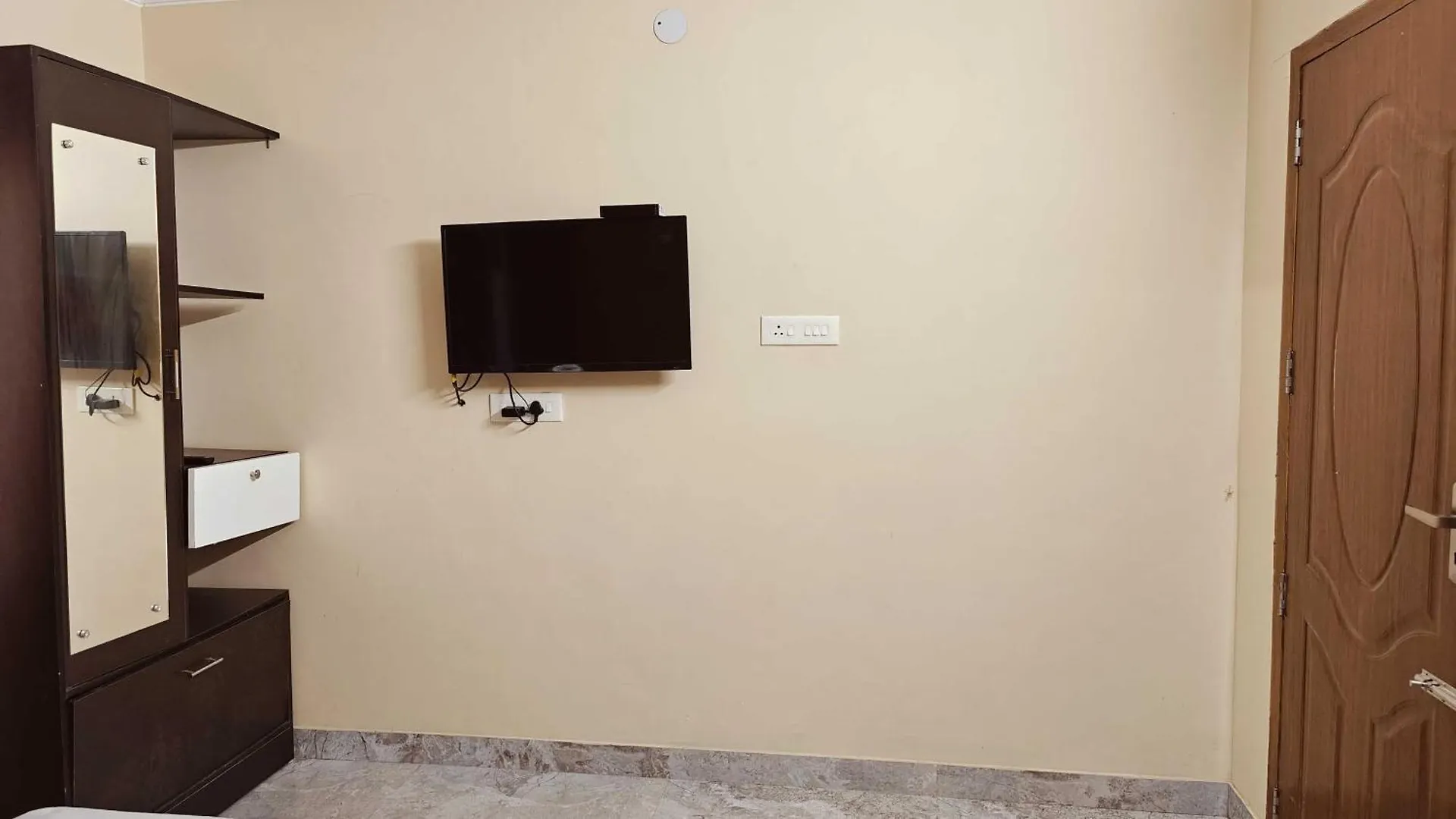 Hotel O Kazhakkoottam Near Technopark Phase 3 New Delhi