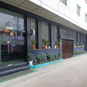 3* Hotel Smart Plaza Hotel-at Airport